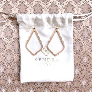 SOLD Kendra Scott Sophee Drop Earrings in Rose Gold